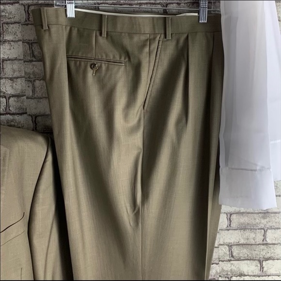 IZOD men’s suit - Picture 4 of 9